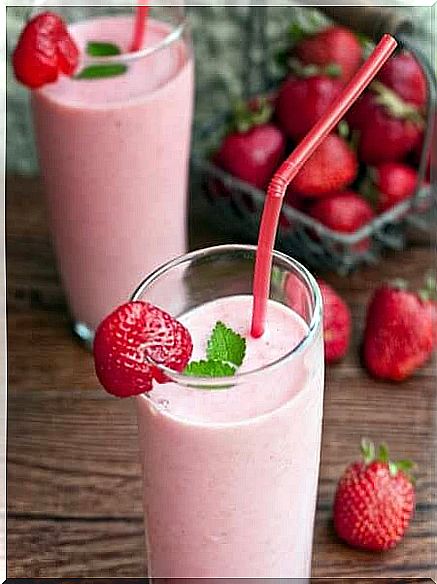 A strawberry fruit shake can help you lose weight