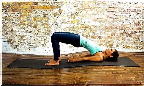 Bridge - yoga exercises for a flat stomach