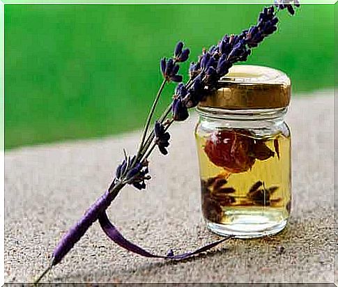 Lavender essential oil for headache
