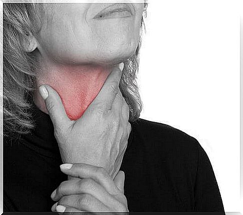 first signs of cancer in the throat