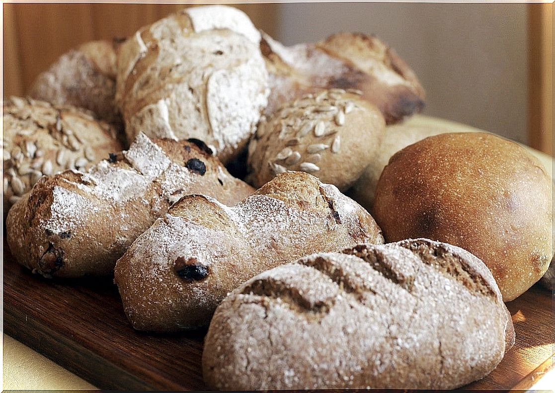 whole-grain bread rolls