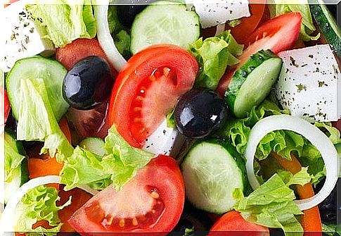 Salads: tips and recipes for losing weight