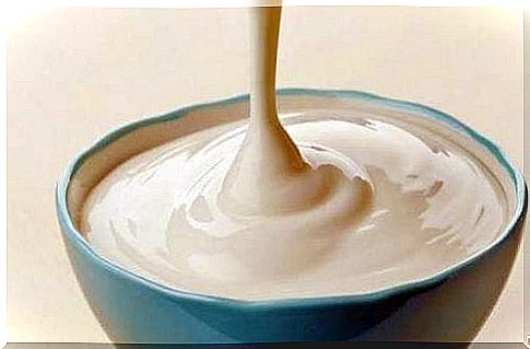 Making yogurt yourself saves money