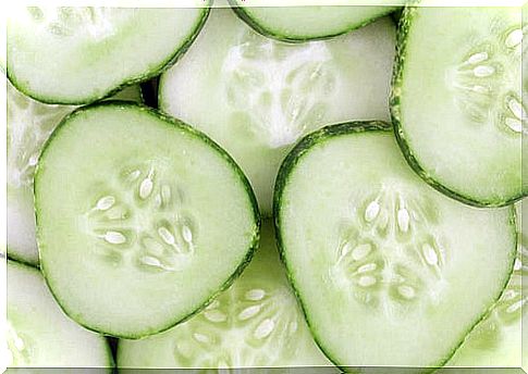 Cucumber for dry lips