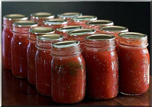 Tomato sauce in jars is a great preparation if you want to eat tomato sauce.